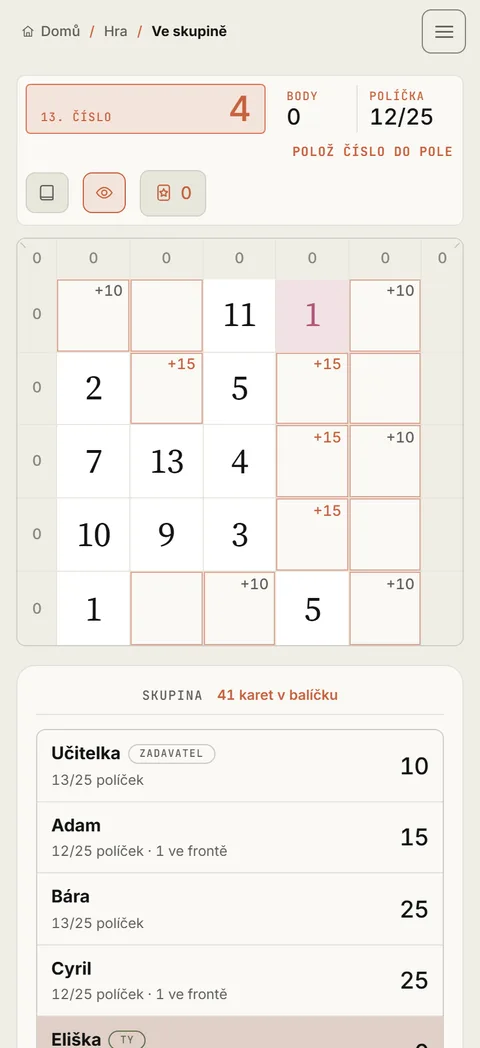 Skupinová hra na telefonu ve světlém motivu